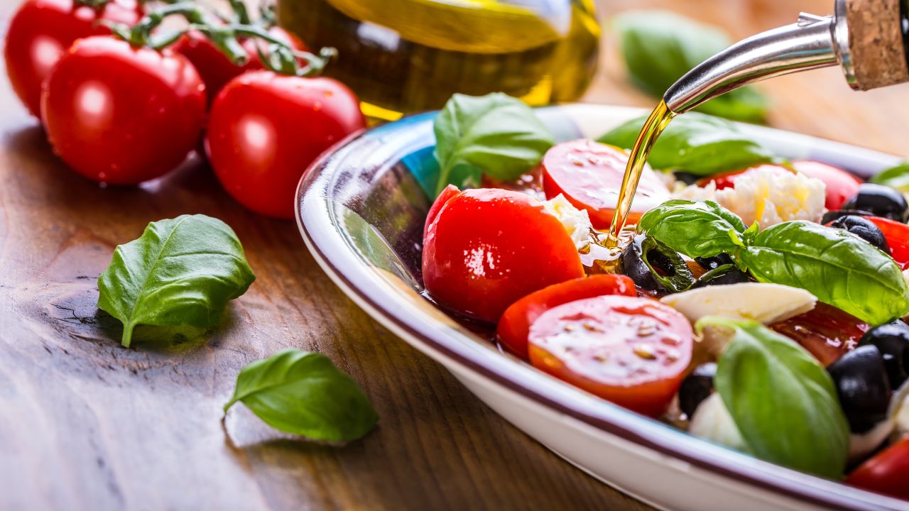 Włoskie przystawki, które rozbudzają apetyt: Odkryj antipasti w Quattro Canti Wilanów