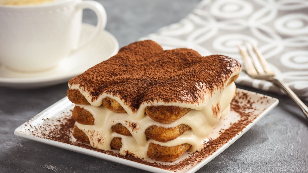 Tiramisu - Klasyczny włoski deser w Warszawie