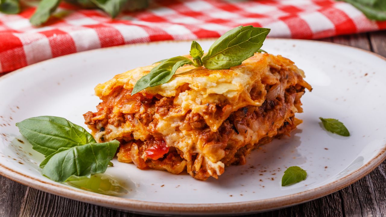 Lasagne Bolognese – tradycyjny smak regionu Emilia-Romania